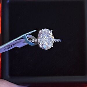 Stunning 2.15 CT Moissanite Diamond Oval engagement ring 5